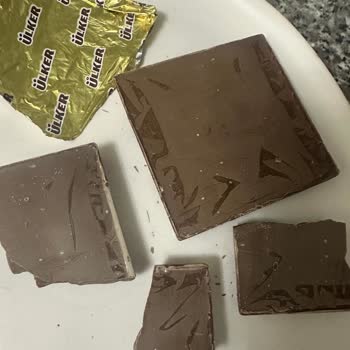 Bozuk Ülker Çikolatası İçin Değişim Ve Açıklama Talebi