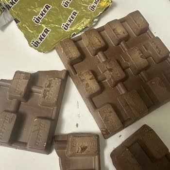 Bozuk Ülker Çikolatası İçin Değişim Ve Açıklama Talebi