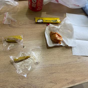 Soğuk Dürüm Ve İçinde Büyük Tavuk Parçası: Yemeksepeti'den Çözüm Talebi