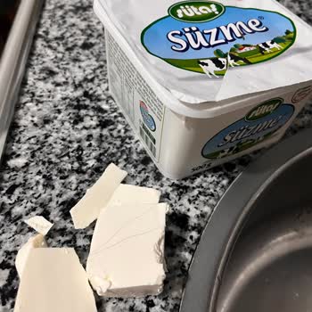 Sütaş Süzme Peynirde Saç Teli Bulunması Hijyen Şikayeti