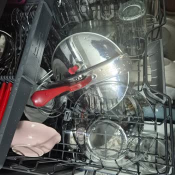 Siemens IQ300 Bulaşık Makinesinde Kirli Tabaklar Ve Servis Ücreti