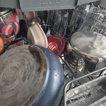 Siemens IQ300 Bulaşık Makinesinde Kirli Tabaklar Ve Servis Ücreti