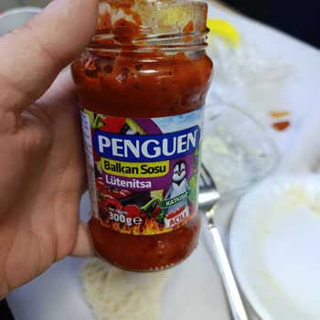 Penguen Gıda Lutenitsa Kavanozundan Çuval İpi Çıktı