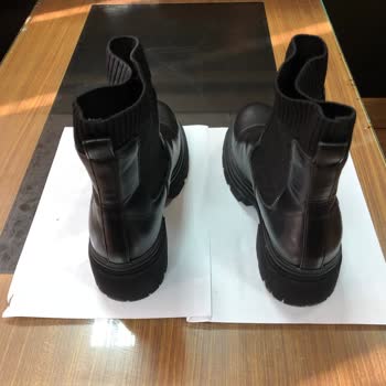 FLO Botu Ayağını Sıkıyor Ve Aşırı Ağır Olmasıyla Rahatsızlık Veriyor