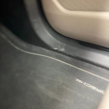 Premium Araç Servisinde Yıkama Ve Şarj Eksikliği