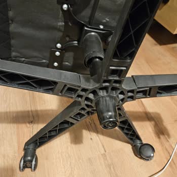 Garanti Kapsamındaki Rampage Koltuğunda Mekanik Arıza Ve Deri Soyulması