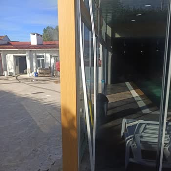 Hisarköy Termal Kırık Camlar Nedeniyle Soğuk Havuz Ve Ücret İadesi Reddi