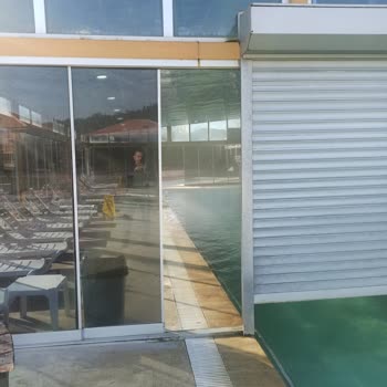 Hisarköy Termal Kırık Camlar Nedeniyle Soğuk Havuz Ve Ücret İadesi Reddi