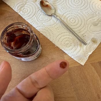 Pol’s Gurme Vişne Reçelinde Sert Parça Çocukları Tehlikeye Soktu