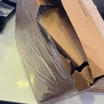 AdL Giyim Siparişimde Kırık Kargo Kutusu Ve Mahremiyet İhlali