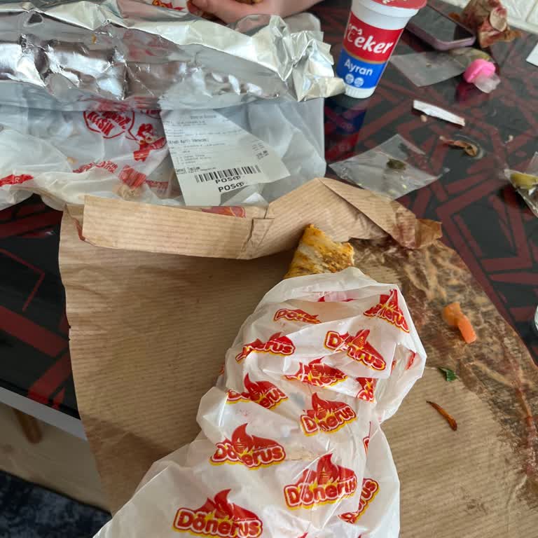 Dönerus Soğuk ve Aşırı Tuzlu Döner, İlk Kez Hayal Kırıklığı