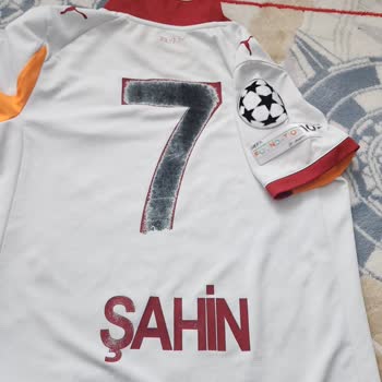 Arka Numaradaki Baskı Defekti Ve Mağazadan Cevapsız Yanıt