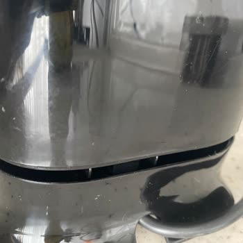 Çay Makinesi Çay Demlemiyor Ve Kırık Parçalarla İade Edildi: Değişim Talebi