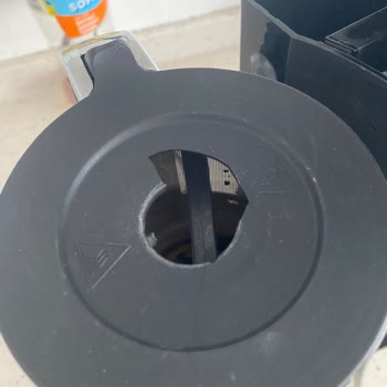 Çay Makinesi Çay Demlemiyor Ve Kırık Parçalarla İade Edildi: Değişim Talebi