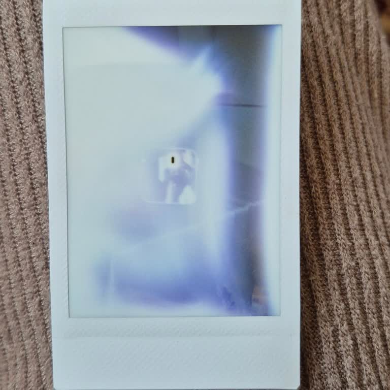 Fujifilm Instax Mini 12 defectuosa, fotos blancas desde el primer uso