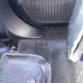 Arka Kapı Su Sızıntısı Ve Ücretsiz Temizlik Talebim Dacia Sandero Stepway’da Güvenimi Sarsıyor