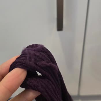 Külotlu Çorap İlk Kullanımda Yırtıldı, Üçüncü Defa Ürün Kalitesiz, Para İadesi Talep Ediliyor