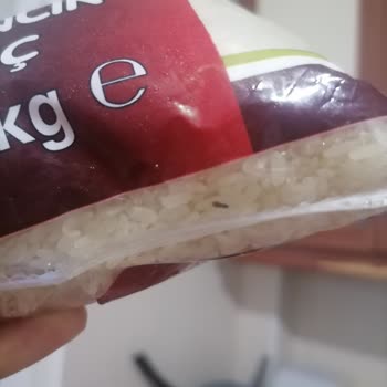 Yazar Marka 1 Kg Osmancık Pirinçte Beyaz Kurtlar Ve Siyah Böcekler Bulundu
