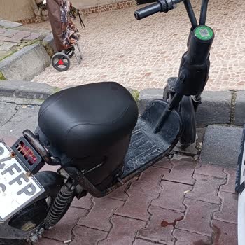 Araç Üzerine Düşen Martı Scooter'ı Nedeniyle Maddi Hasar Ve İletişim Sorunu