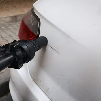 Araç Üzerine Düşen Martı Scooter'ı Nedeniyle Maddi Hasar Ve İletişim Sorunu