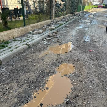 Menemen Seyrek İnönü Mahallesi'nde Tamamlanmayan Kazı Ve Temizlik İhmali