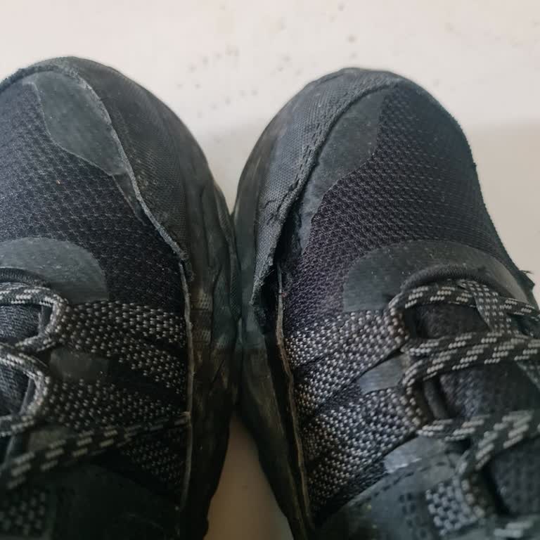 Skechers Trekking Ayakkabısında Kısa Sürede Açılma Ve Topuk Yıpranması