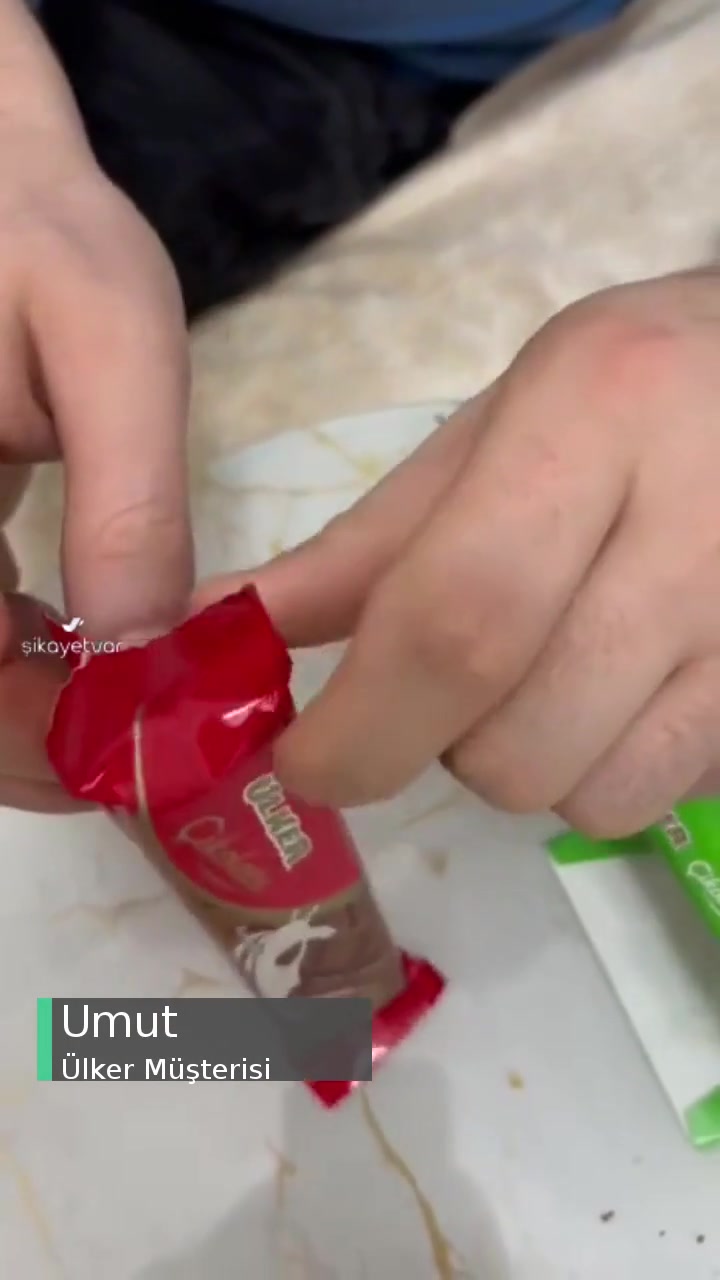 Ülker Sütlü Çikolata Yerine Bitter Çıktı videonun kapak resmi