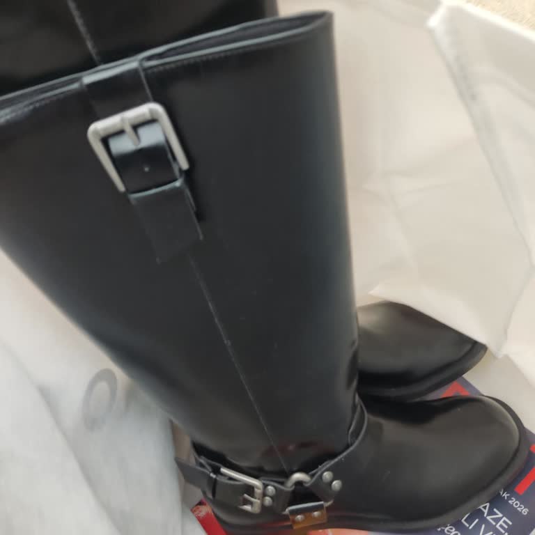 Etiketsiz Satılan Botta Ölçü Sorunu Ve Değişim İsteği Reddedildi