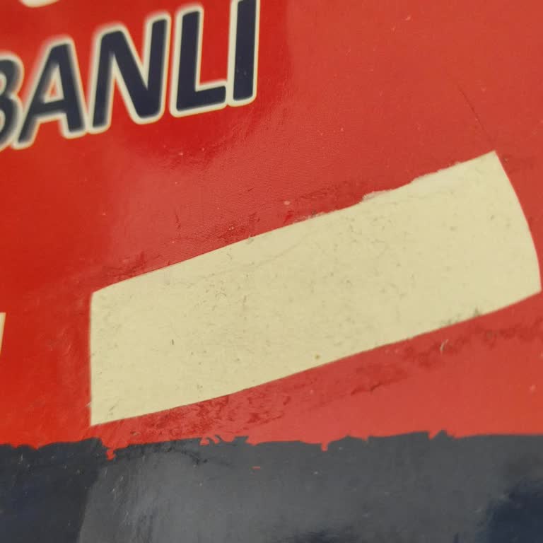 Kırtasiyede Kapak Kesilerek Örnek İşareti Gizlenen Kitap Satışı