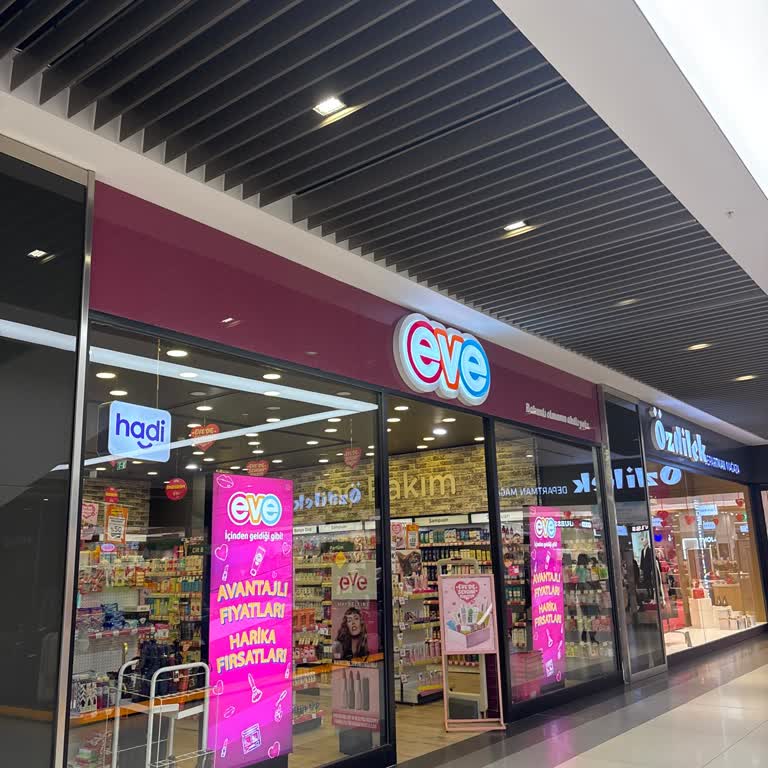 Eve Mağazasında Çalışanların Müşteri Yanında Ağır Küfürleri