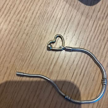 Pandora Bilekliklerde Kırılma Ve Kaplama Atması, Mağaza Yetkilileri Kullanıcı Hatası İddiası