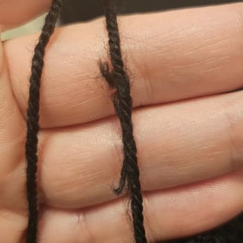 Kalitesiz İpler Nedeniyle Örgülerim Bozuldu