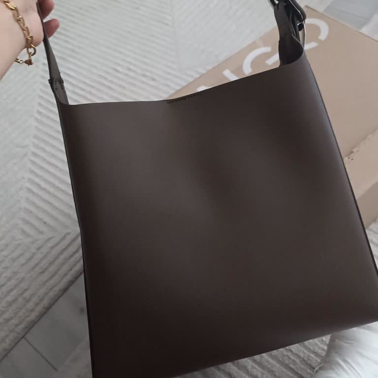 Eksik Çanta Ve Stok Yanıltması, Müşteri Hizmetlerinden Çözüm Bekleniyor