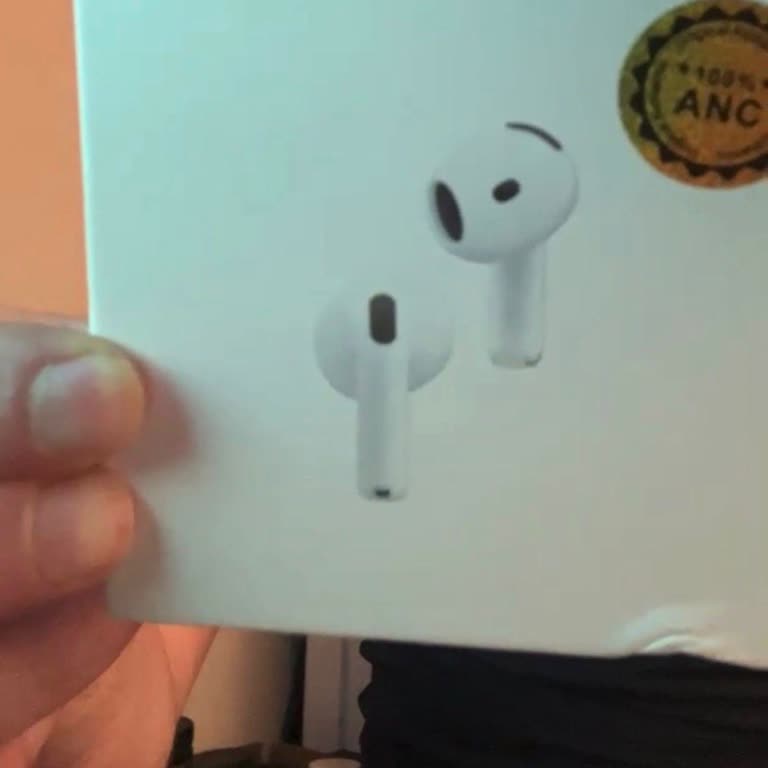 Hepsiburada'dan Sahte AirPods Alışı, Orijinal Değişim Talebi
