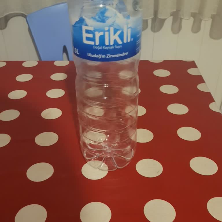 Migros Erikli Su Şişesinde Küf Kokusu Ve Tadı