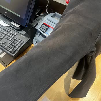 Renk Atan Pantolonlar Ve Yöneticinin Umursamaz Tutumu