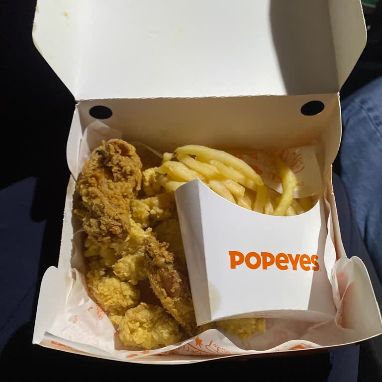 Popeyes Popchicken Menüsünde Hamburger Ve Sos Eksikliği, Patatesler Pişmemiş