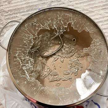 Korkmaz Tencere Setinin Kırılan Kapağı Ve Alt Sararması İçin Ücret İadesi Talebi