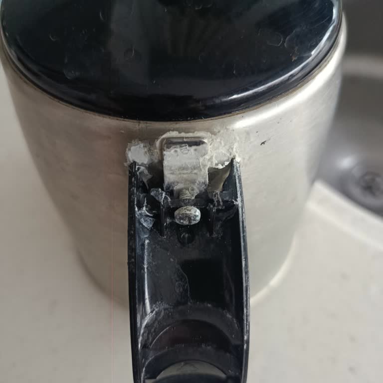 Üst Demlik Kulpu Kırıldı: Garanti Kapsamında Ücretsiz Değişim İstiyorum