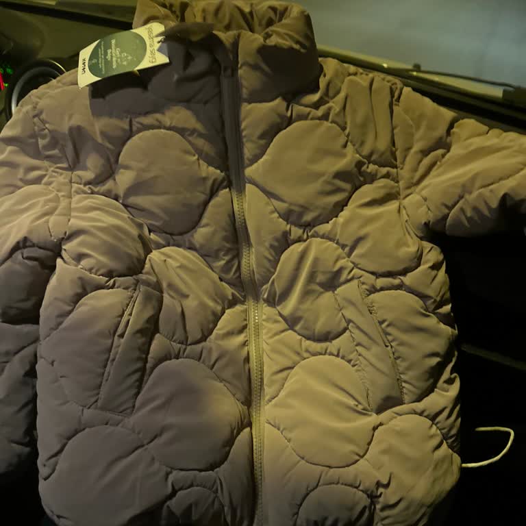 Koton mağazasında mont değişim talebi