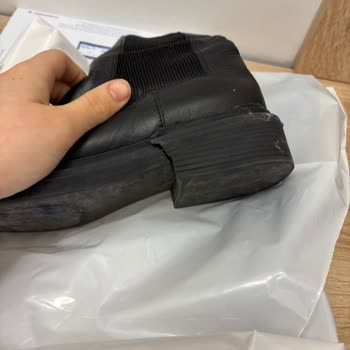 Derimod Botunun Tabanı Kırıldı, Mağaza Ve Müşteri Hizmetleri Çözüm Sunmadı