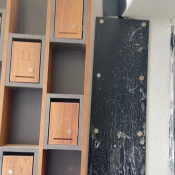 TOKİ Bina Girişindeki Ayrılma Can Güvenliğini Tehdit Ediyor