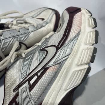 Yağmurda Renk Değişen Nike Ayakkabıya Değişim Talebi Mağaza Tarafından Reddedildi
