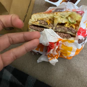 Kıl Çıkan Burger King Siparişinde Hijyen Sorunu Ve İlgisiz Yemeksepeti Desteği