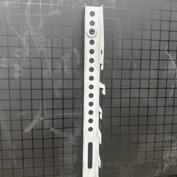 TCL Televizyon Hem Eksik Hem De Özensiz Bir Kurulum Yaptı