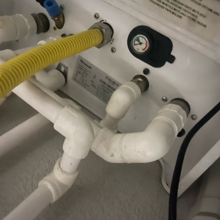 Kombinin Sürekli Arızası Ve Saygısız Servis Davranışı