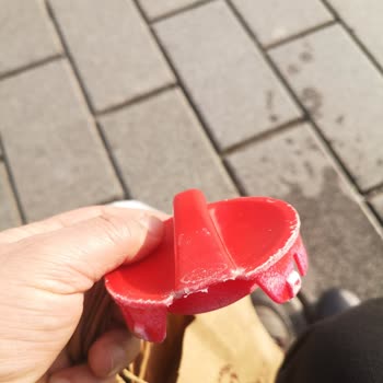 Paşabahçe Sürahilerin Kapakları Kırıldı, Yedek Kapak Bulunamıyor