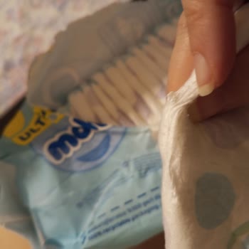 Molfix Bebek Bezinde Kesici Kristal Parçalar: Güvenlik Endişesi