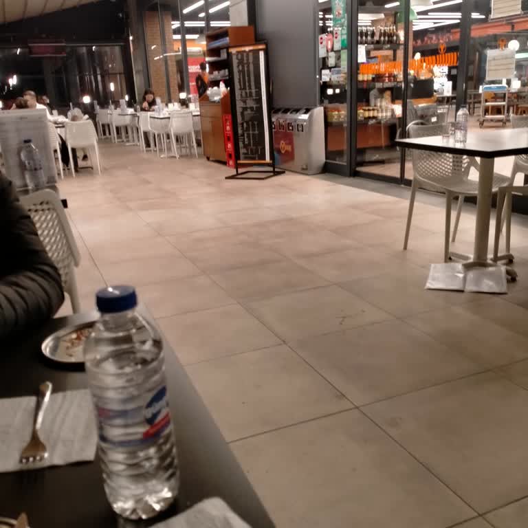 Sakarya Erenler Şubesinde Tek Garson Nedeniyle Uzun Servis Gecikmesi Ve İlgisizlik