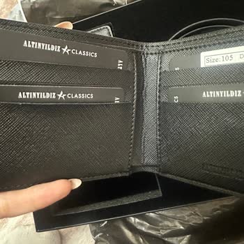 Yanıltıcı Gerçek Deri Görünümü Ve Kalitesiz Kemer Cüzdan Seti Hediye Planını Mahvetti